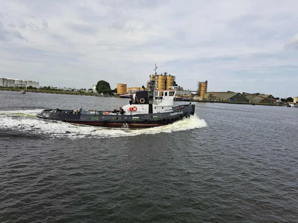 Haven en kanaal bij Westzaan