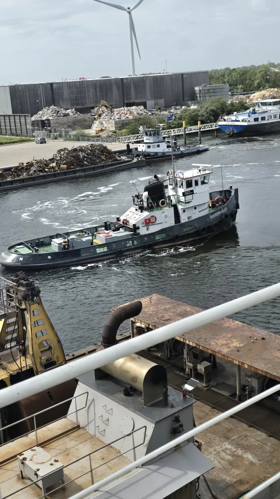 Hercules Shipping aan het werk op het water