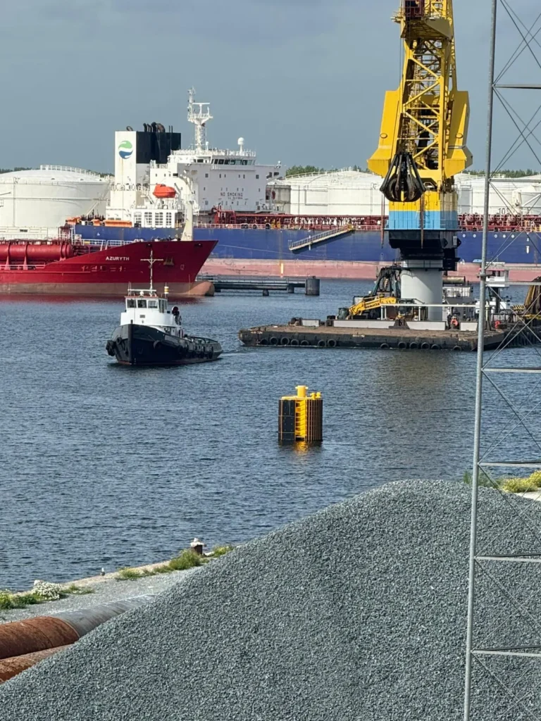 Werkschip uit het aanbod schepen te koop